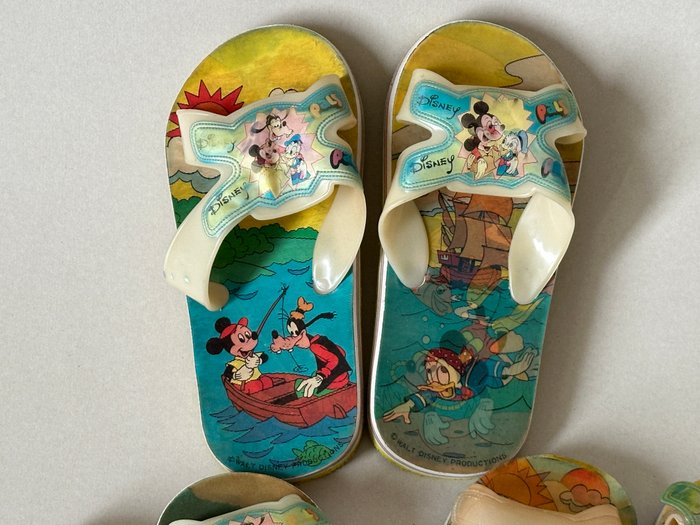 Donald Duck, Goofy, Mickey Mouse, Minnie Mouse Bade- og strandsko/flip flops (1970'erne) - Walt Disney Productions