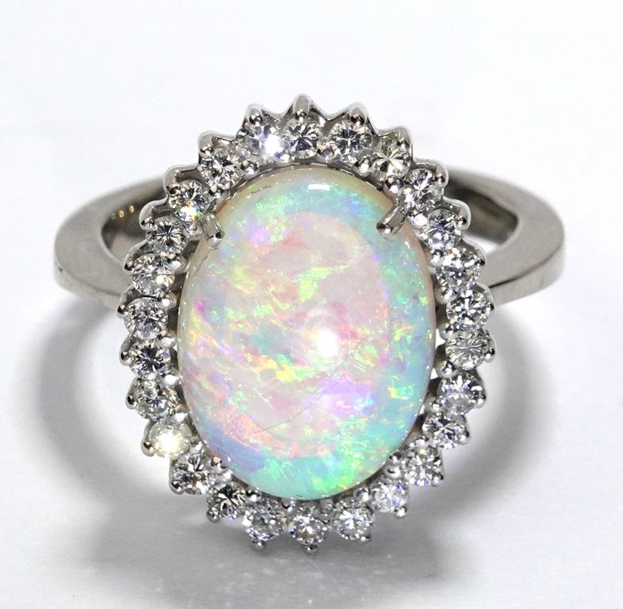 Ring - 18 kraat Hvidguld -  5.04ct. tw. Opal - Diamant - 4,0 ct. Krystal opal