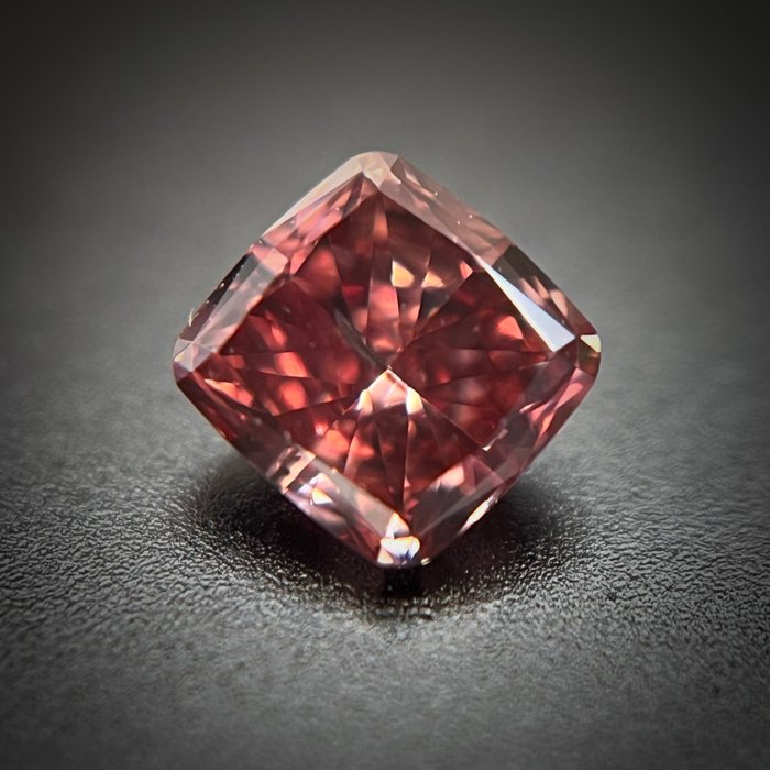 1 pcs Diamant - 031 ct - Pude - fancy dyb brun pink - Ikke nævnt i certifikat