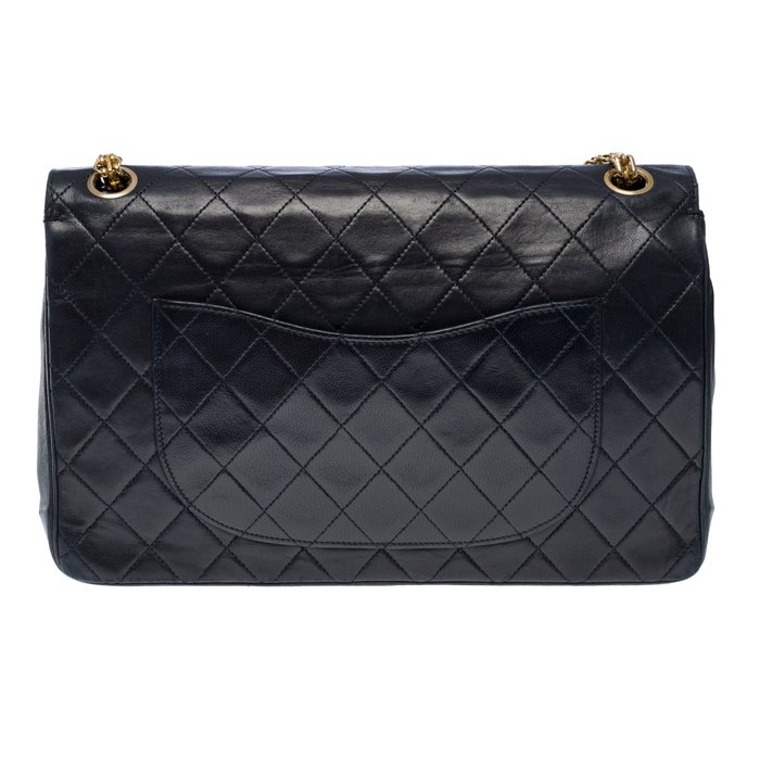 Chanel - Chanel/Classique double flap en cuir d'agneau matelassé bleu marine, GHW - Skuldertaske