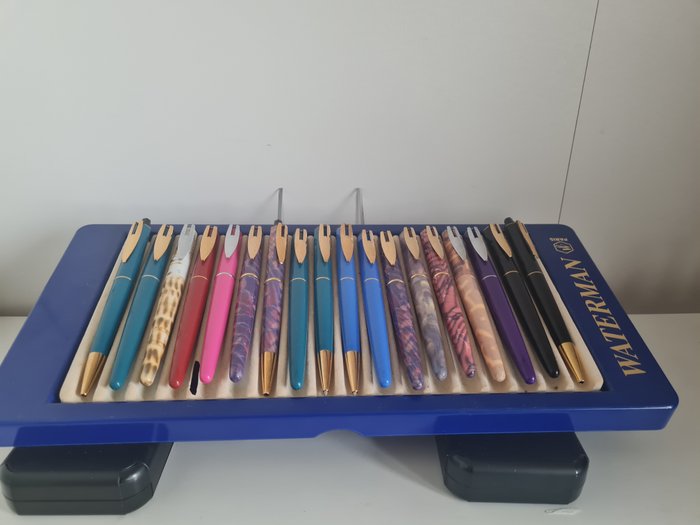 Waterman - Lot de 18 stylos modèle Reflex  (stylo à plume et stylo à bille) - Pennesæt