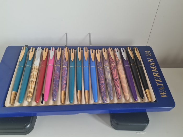 Waterman - Lot de 18 stylos modèle Reflex  (stylo à plume et stylo à bille) - Pennesæt