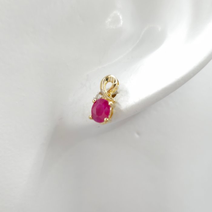 Ingen mindstepris - Øreringe - 9 kt. Gulguld -  1.02ct. tw. Rubin - Diamant - Elegant bryllup brude