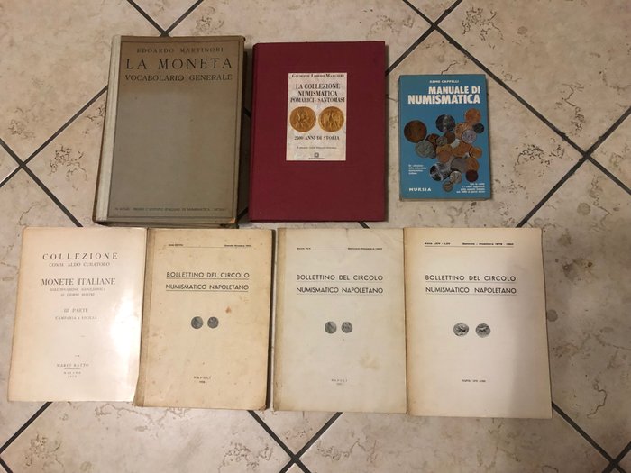 Lot with 7 books on Numismatics - La Moneta - Vocabolario generale-La collezione numismatica Pomarici-Santomasi-Manuale di Numismatica - 1915