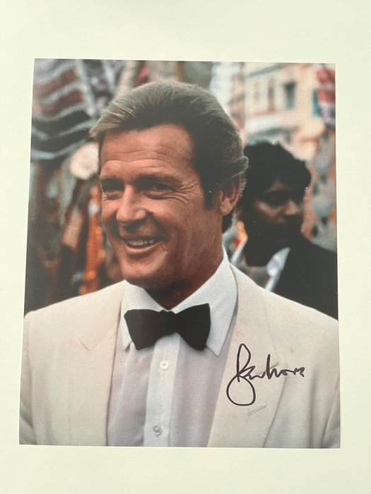 James Bond - Roger Moore as "James Bond" Handsigned photo with B’bc holographic COA