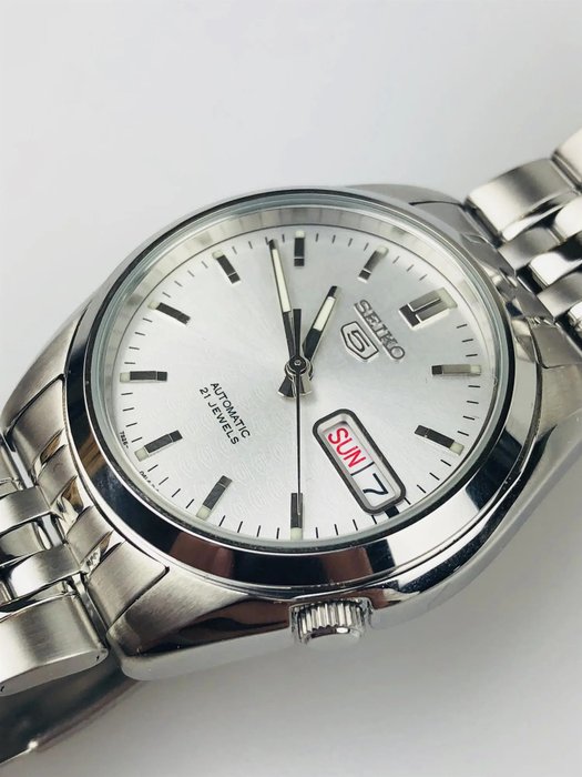 Seiko - Seiko 5 Automatic Day-Date - Ingen mindstepris - Mænd - Automatisk, Dagsdato, GRÅ urskive