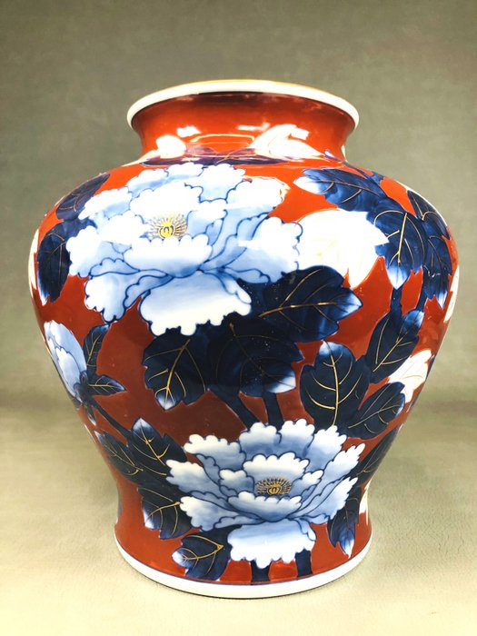 Vase - Porcelæn, Smukke pæonblomster Arita-yaki 有田焼 Hidemine 秀峯 - Japan  (Ingen mindstepris)