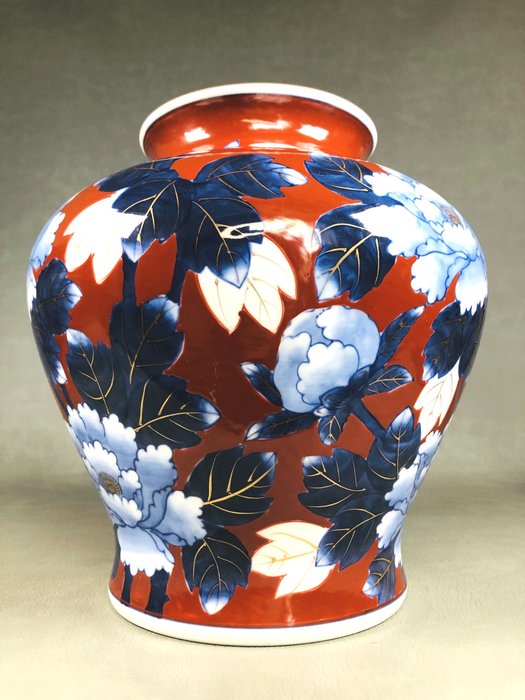 Vase - Porcelæn, Smukke pæonblomster Arita-yaki 有田焼 Hidemine 秀峯 - Japan  (Ingen mindstepris)