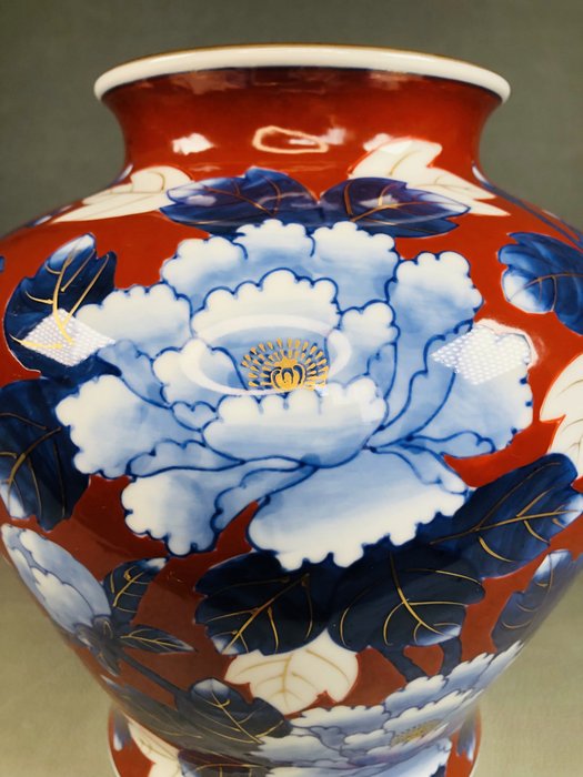 Vase - Porcelæn, Smukke pæonblomster Arita-yaki 有田焼 Hidemine 秀峯 - Japan  (Ingen mindstepris)