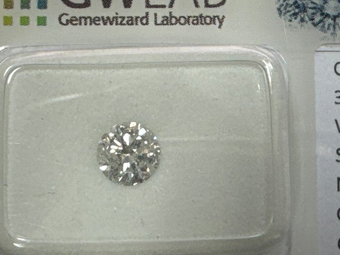 Ingen mindstepris - 1 pcs Diamant  (Natur)  - 0.52 ct - Rund - D (farveløs) - I1 - Gemewizard Gemological Laboratory (GWLab)