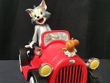 Statuette - Tom and Jerry in Car Figurine - Polyresin