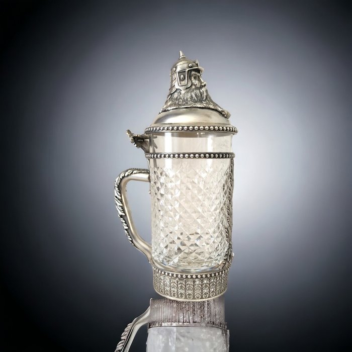 Peter Carl Fabergé - Kande - Carl Fabergé Imperial russisk sølv- og krystalvinkande, omkring 1890