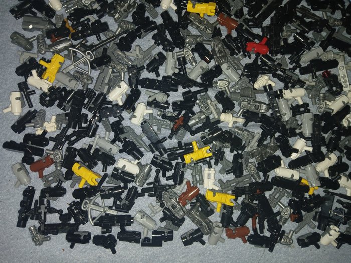 Lego - Circa 650 guns  blasters