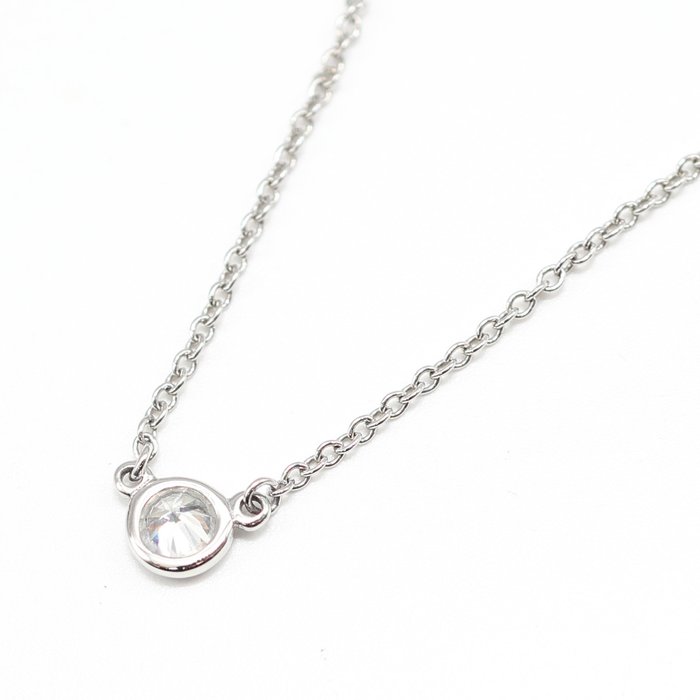 Tiffany  Co. - Halskæde med vedhæng - Diamonds by the Yard Single Diamond Pendant Platin