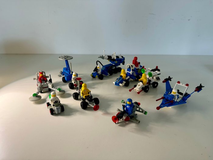 Lego - Space - Lego Clasic Space sets: 886, 6805, 6826, 6841, 6844, 6845, 6849, 6874 en 6881