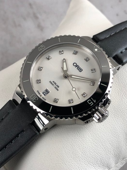 Oris - Aquis Date Diamonds Automatic - 01 733 7731 4191-07 5 18 45FC - Kvinder - 2011-nu