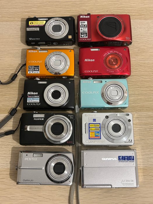 Nikon, Olympus, Panasonic, Sony, Pentax, FujiFilm Coolpix S3000, S4200, S2500, S220, S8000, Lumix DMC-F3, CyberShot DSC-W55, FINEPIX J50, Optio L60, Digitalkamera