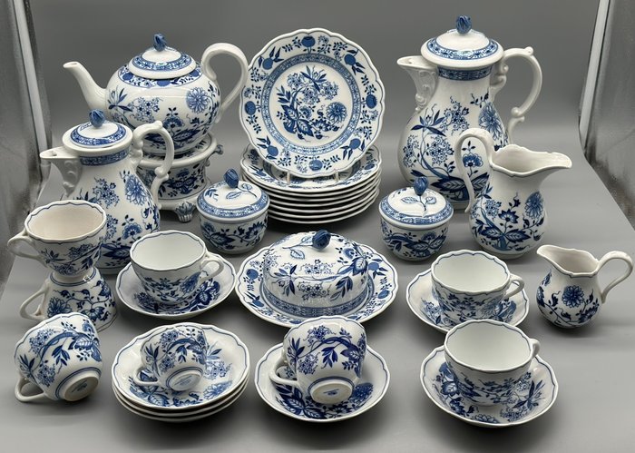 Kaffe og te service (31) - Hutschenreuther im Blauen Zwiebelmuster - Porcelæn - Sjælden samling