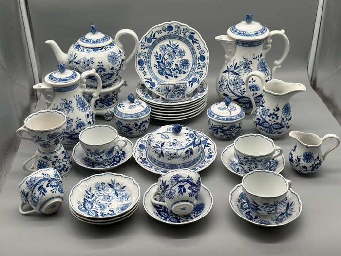 Kaffe og te service (31) - Hutschenreuther im Blauen Zwiebelmuster - Porcelæn - Sjælden samling