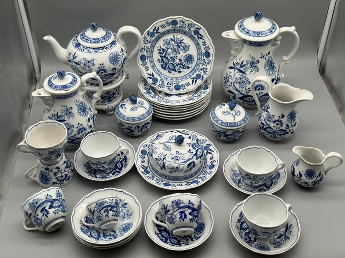 Kaffe og te service (31) - Hutschenreuther im Blauen Zwiebelmuster - Porcelæn - Sjælden samling