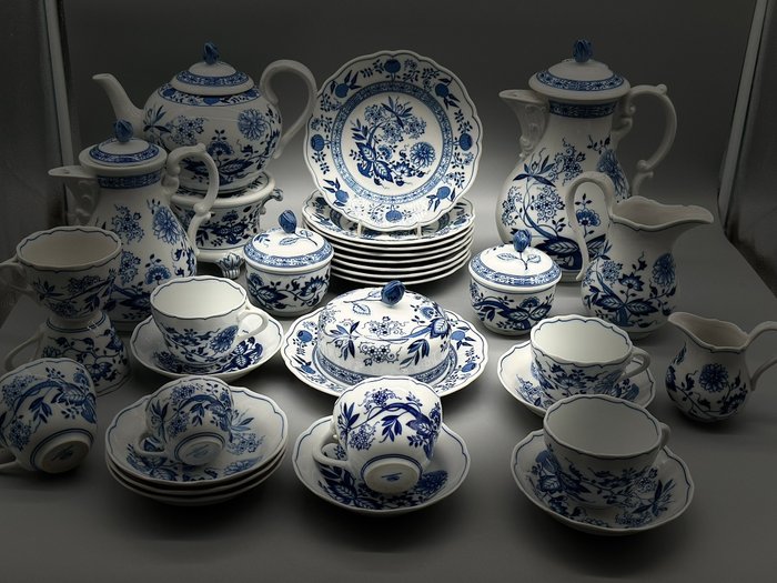 Kaffe og te service (31) - Hutschenreuther im Blauen Zwiebelmuster - Porcelæn - Sjælden samling