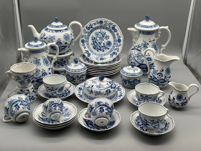 Kaffe og te service (31) - Hutschenreuther im Blauen Zwiebelmuster - Porcelæn - Sjælden samling