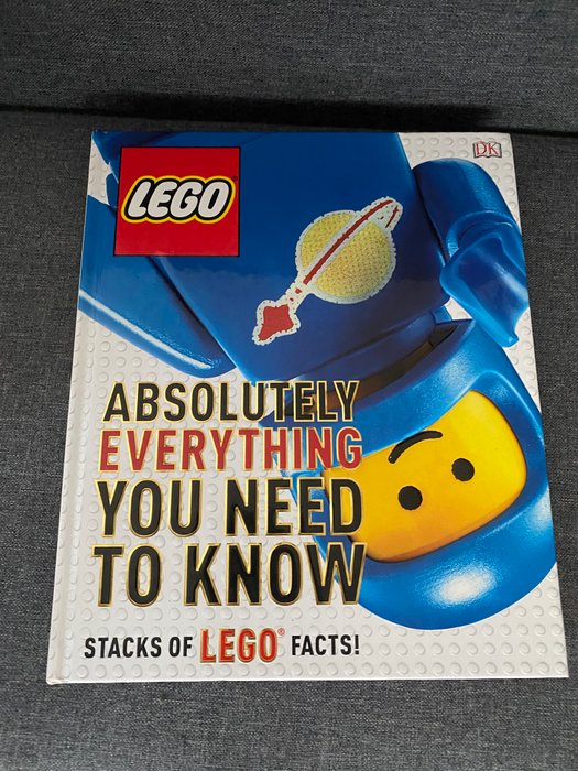 Simon hugo - absolutely everything you need to know lego - 2017