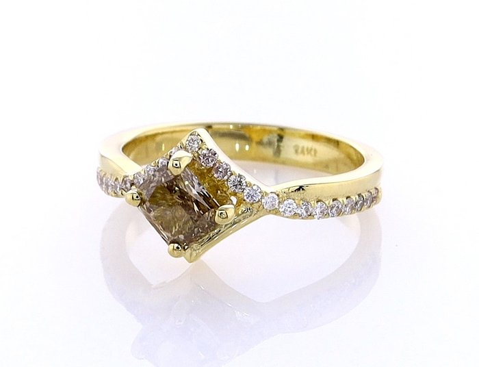 Ring - 14 karat Gulguld -  077ct tw Diamant  (Naturfarvet) - Diamant