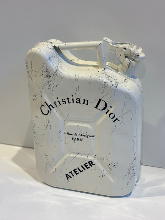 Rob VanMore - Oil Crisis Christian Dior L - 40cm