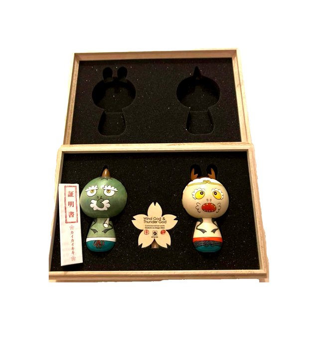 Limited Wind God og Thunder God Kokeshi Dolls - Træ - Takashi Murakami (1962) - Japan - 2025