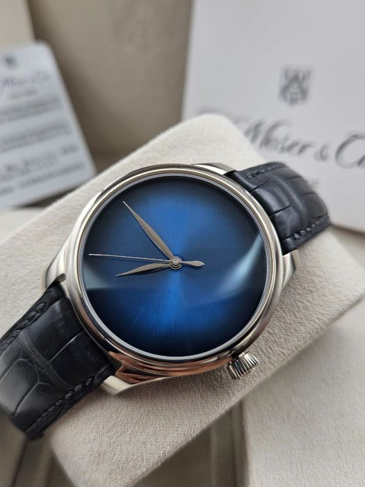 H.Moser  Cie. - Endeavour Centre Seconds 18K White Gold with Blue Dial Limited Edition - 1200-0215 - Mænd - 2011-nu