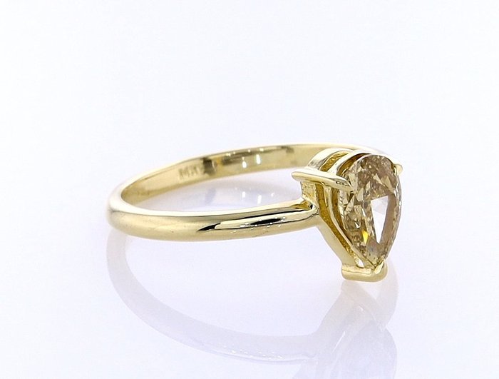 Ring - 14 karat Gulguld -  0.72ct. tw. Diamant (Naturfarvet)