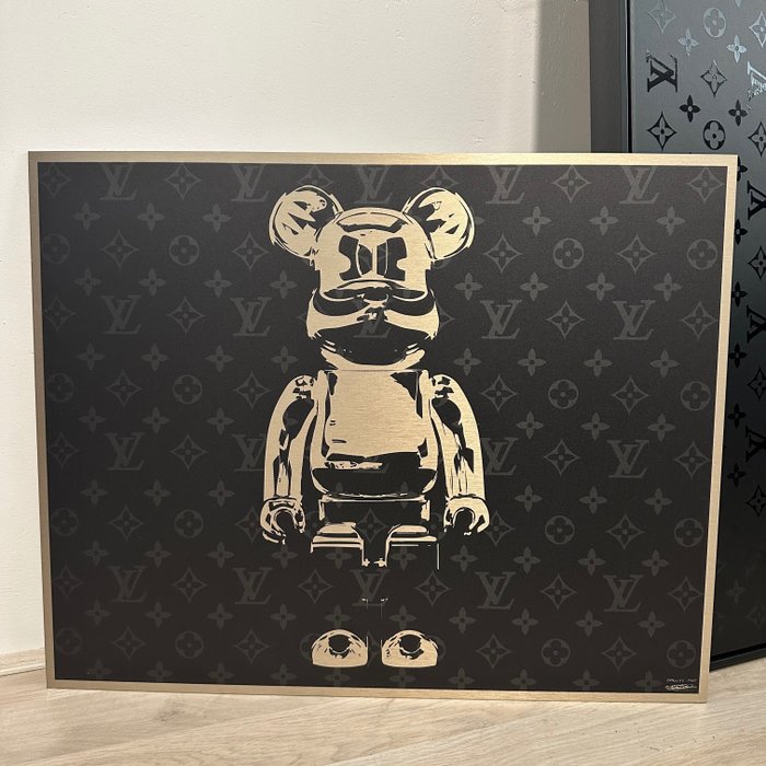 Daluxe Art - 1999 • LV Bear