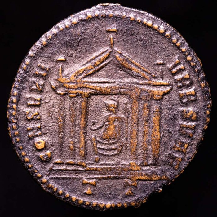 Romarriket Maxentius (AD 306-312) Follis Ticinum mint 306-312 CONSERV VRB SVAE Roma seated within hexastyle temple  (Ingen mindstepris)