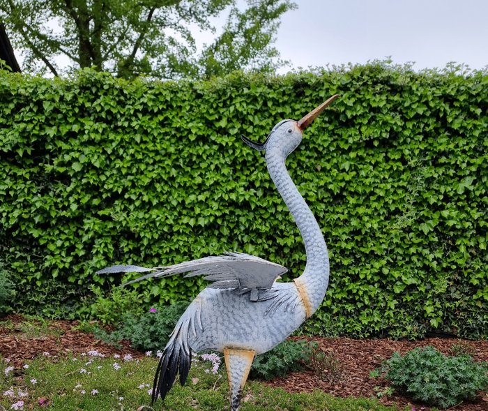 Statuette - An XL lifelike Heron - metal