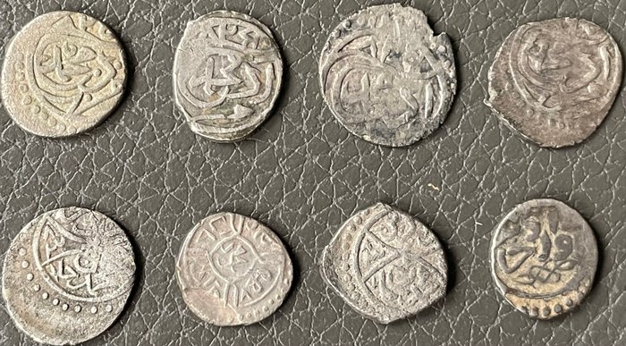 Det Osmanniske Rige, Tyrkiet. Murad I, Murad II  Mehmed II (Fatih). Lot of 8 Akçes different types and mints (14th-15th century AD)  (Ingen mindstepris)