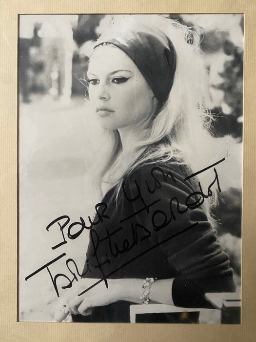 Brigitte Bardot - Photo encadrée avec véritable autographe et dédicace