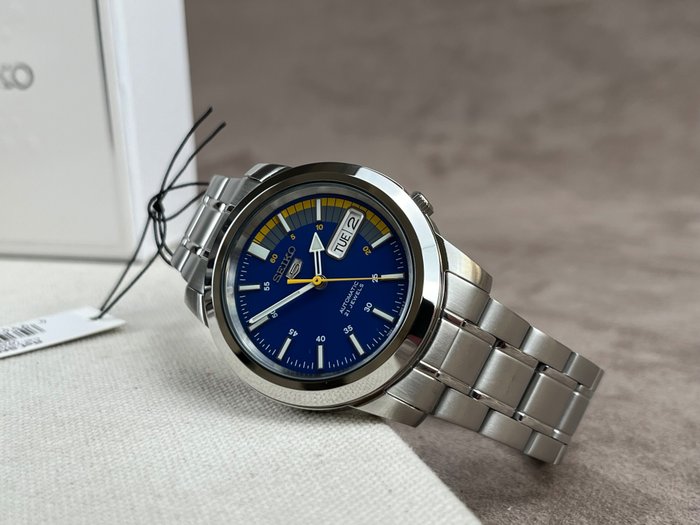 Seiko - 5 - Automatic Day Date - Ingen mindstepris - SNKK27K1 - Mænd - 2011-nu