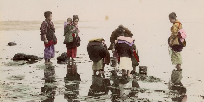 Kusakabe Kimbei, Farsari et divers Yokohama School - "Shell picking"