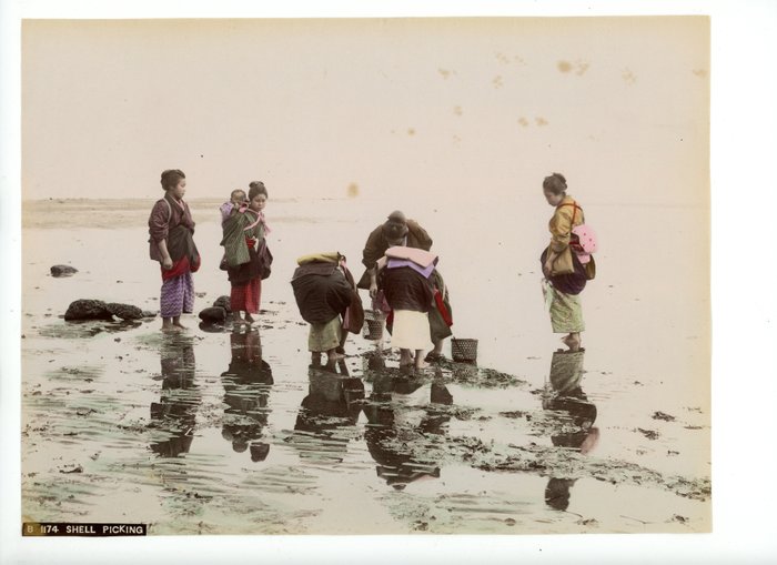 Kusakabe Kimbei, Farsari et divers Yokohama School - "Shell picking"