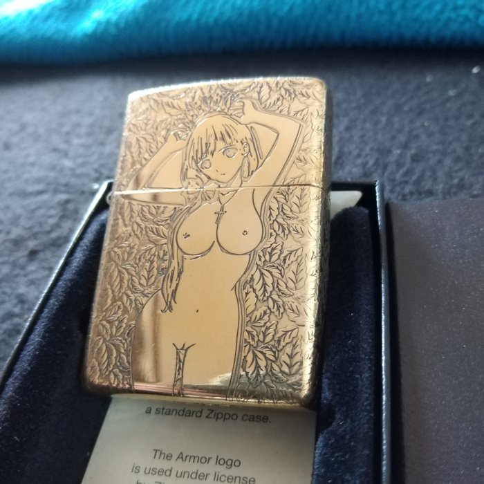 Zippo - Sexy Girl - Armor Case - new - Lommelighter - Gylden messing