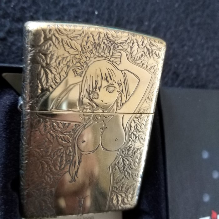 Zippo - Sexy Girl - Armor Case - new - Lommelighter - Gylden messing