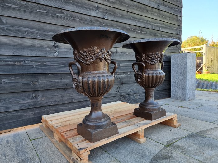 2 XL Chateau Vases - Iron - Vase  - støbejern