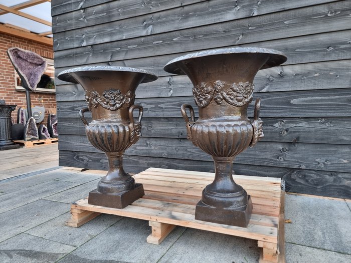 2 XL Chateau Vases - Iron - Vase  - støbejern