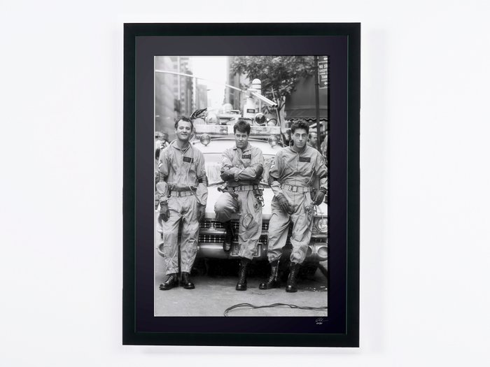 Ghostbusters - Venkman, Stantz and Spengler  Ecto 1 - Fine Art Photography - Luxury Wooden Framed 70X50 cm - Limited Edition Nr 01 of 30 - Serial ID 16930 - Original Certificate (COA), Hologram Logo Editor and QR Code - 100% New items.