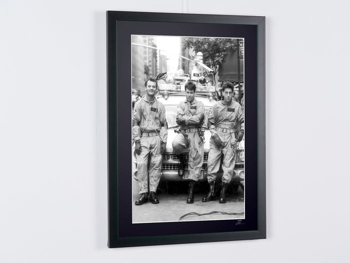 Ghostbusters - Venkman, Stantz and Spengler  Ecto 1 - Fine Art Photography - Luxury Wooden Framed 70X50 cm - Limited Edition Nr 01 of 30 - Serial ID 16930 - Original Certificate (COA), Hologram Logo Editor and QR Code - 100% New items.