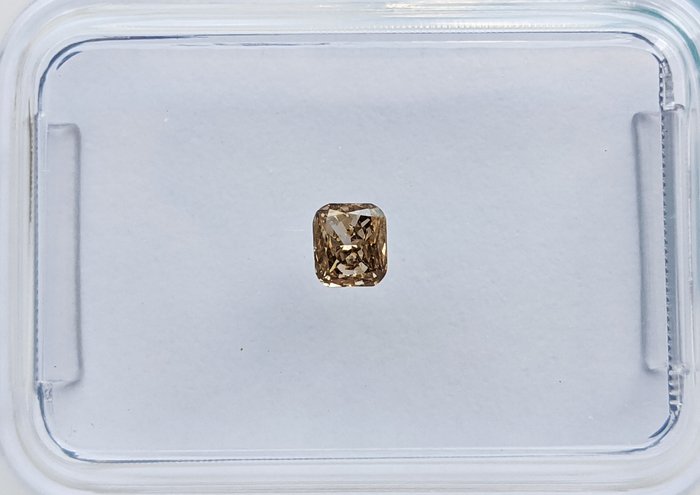 Ingen mindstepris - 1 pcs Diamant  (Naturfarvet)  - 0.14 ct - Pude - Fancy light Brun - SI1 - International Gemological Institute (IGI)