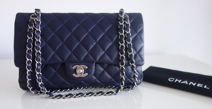 Chanel - Timeless Classic Flap Medium - Håndtaske