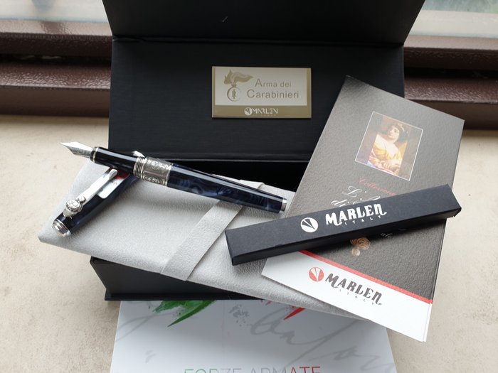 Marlen - L'Arma di Calliope Slim | Edizione Speciale in Resina Italiana e Argento - Fyldepen