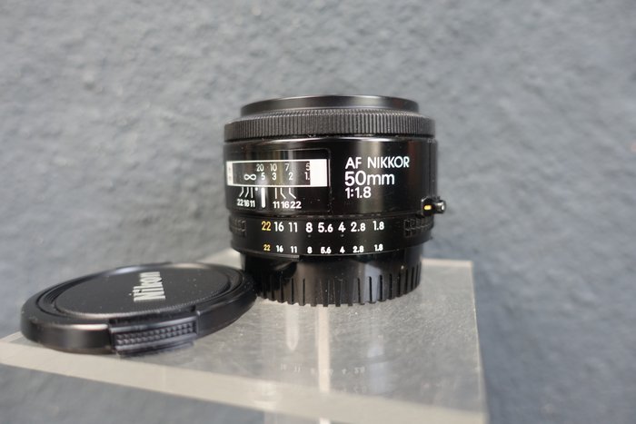 Nikon AF Nikkor 1: 1.8 objectief Zoomobjektiv